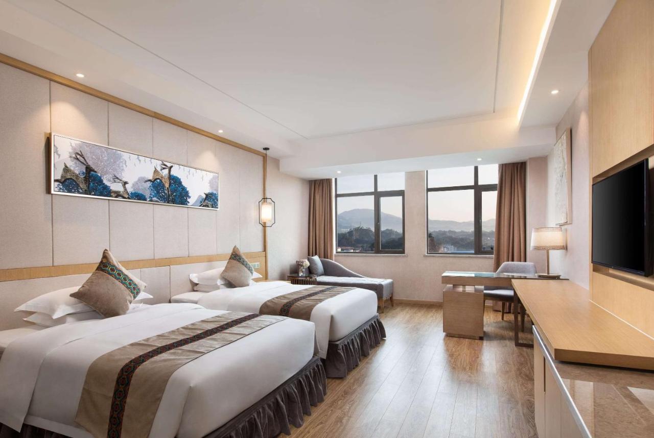 מלון Ramada Plaza By Wyndham אנשי מראה חיצוני תמונה