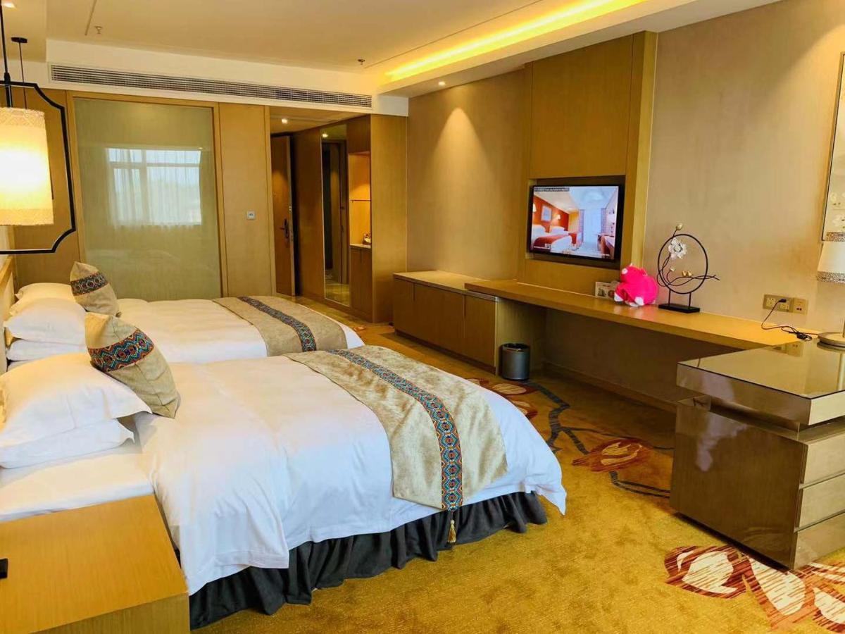 מלון Ramada Plaza By Wyndham אנשי מראה חיצוני תמונה