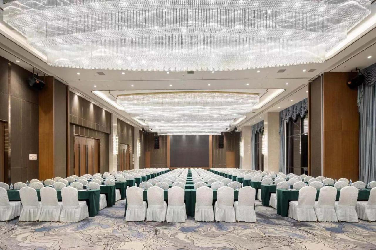 מלון Ramada Plaza By Wyndham אנשי מראה חיצוני תמונה