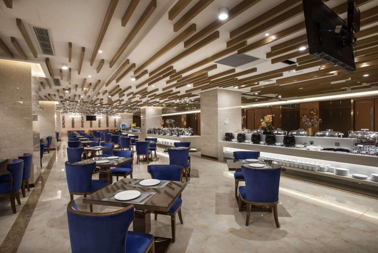 מלון Ramada Plaza By Wyndham אנשי מראה חיצוני תמונה