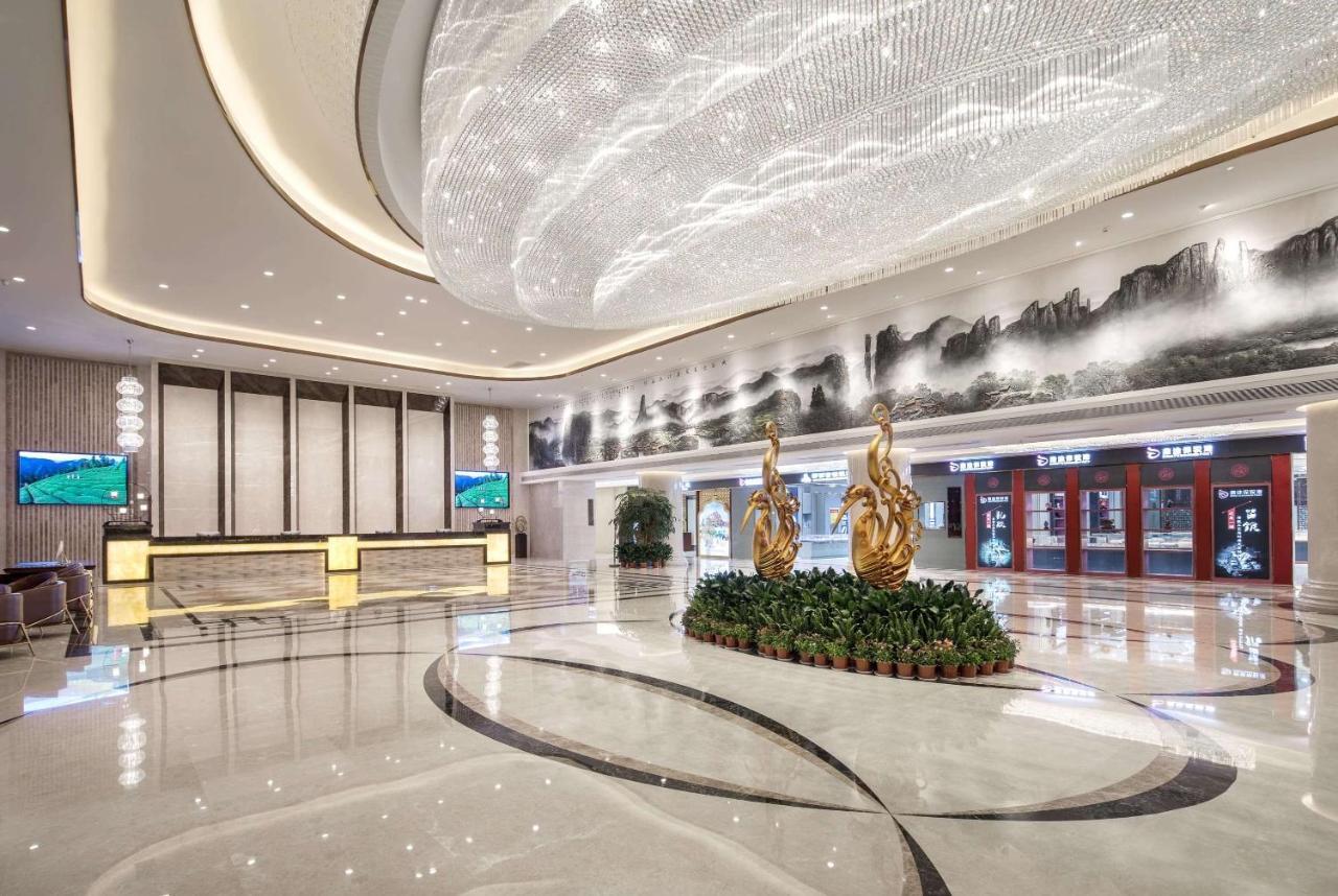 מלון Ramada Plaza By Wyndham אנשי מראה חיצוני תמונה