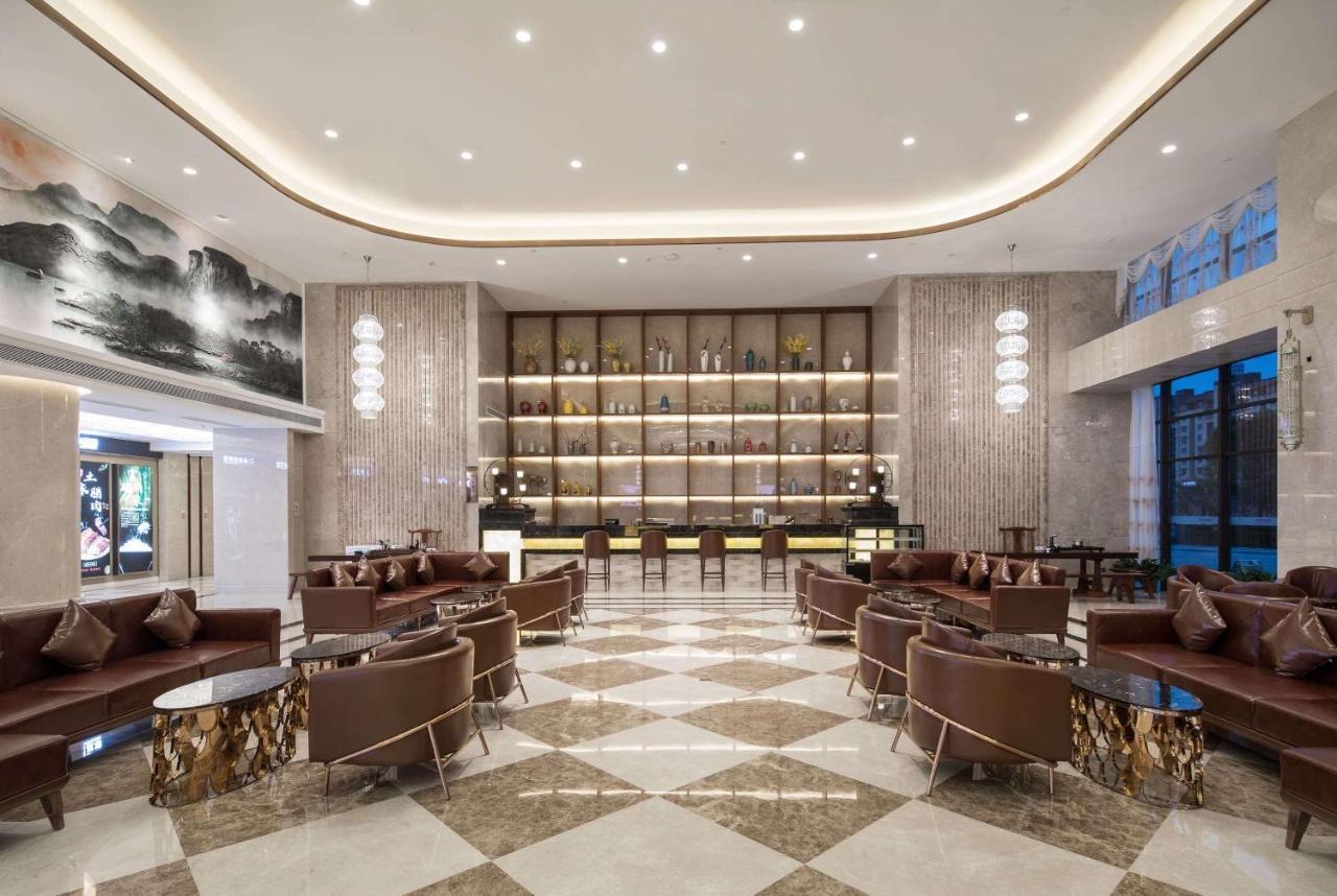 מלון Ramada Plaza By Wyndham אנשי מראה חיצוני תמונה